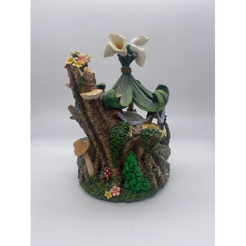 292 - DISNEY TINKERBELL FAIRIES TREE HOUSE SNOW GLOBE