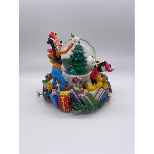 294 - DISNEY CLASSICS CHRISTMAS SNOW GLOBE