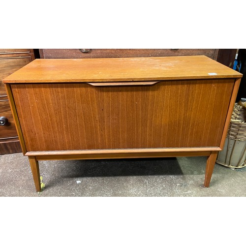 150 - 1960S DYNATRON TEAK DROP FLAP LP RECORD CABINET