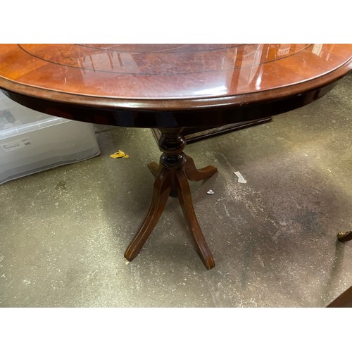 151 - WALNUT OVAL OCCASIONAL TABLE