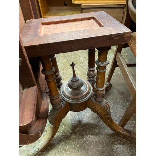 154 - VICTORIAN WALNUT BOX LINE AND MARQUETRY INLAID OVAL TOPPED LOO TABLE ON RING TURNED QUADRAPARTITE BA... 