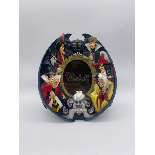 264 - DISNEY VILLAINS EASEL BACK PHOTO FRAME AND THREE CARTOON CLASSICS PLATES