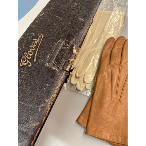 479 - MOROCCAN LEATHER GLOVE BOX AND CONTENTS A/F