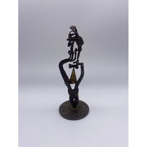 460 - INDUSTRIAL ABSTRACT FIGURE OF A MAN FASHIONED FROM FROM A PAIR OF PLIERS 23CM H