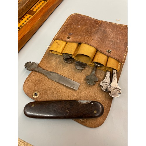 480 - TWO VINTAGE CRIBBAGE BOARDS AND A POUCH CONTAINING BONSA INTERCHANGEABLE POCKET KNIFE