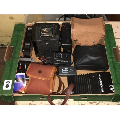 488 - TRAY OF CAMERAS AND RELATEDITEMS INCLUDING KODAK BROWNIE, ENSIGN, FUL-VUE, AND KODAK INSTAMATIC