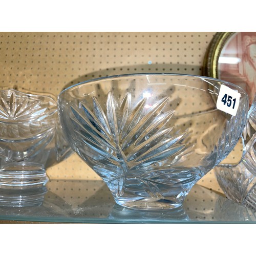 451 - PAIR OF ROYAL DOULTON GLASS BOWLS AND A WATERFORD CRYSTAL BOWL A/F 23CM H