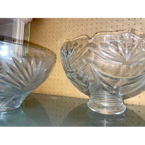 451 - PAIR OF ROYAL DOULTON GLASS BOWLS AND A WATERFORD CRYSTAL BOWL A/F 23CM H