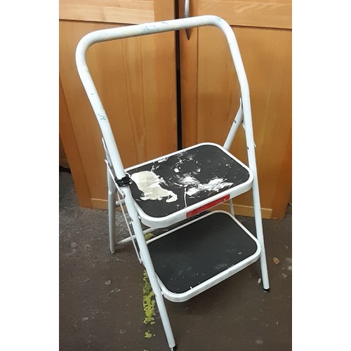 104A - TWO TREAD STEP LADDER AND PAIR OF ALUMINIUM STEP LADDERS