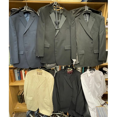 231 - FIVE GENTS DRESS SUITS