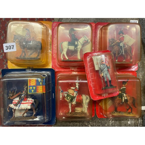 307 - SHELF OF BLISTER PACK DEL PRADO DIE CAST FIGURES