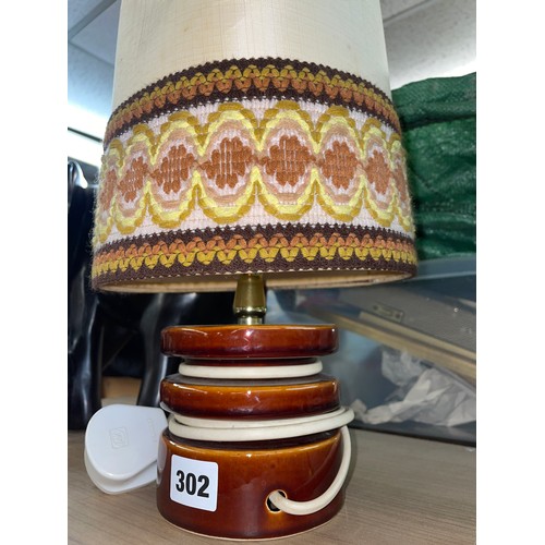 302 - VINTAGE RIBBED POTTERY TABLE LAMP WITH CONICAL TRIM SHADE