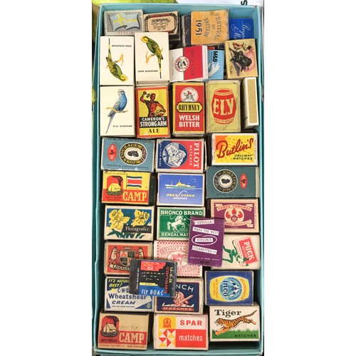 507 - BOX OF VARIOUS ADVERTISING MATCHBOXES AND MATCH BOOKLETS (EMPTY)