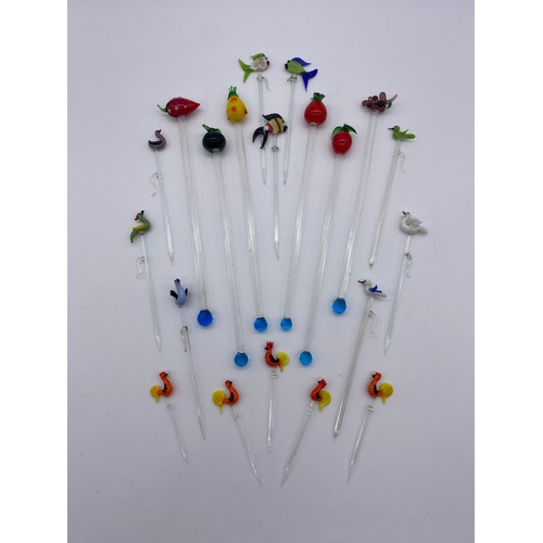 418 - SELECTION OF NOVELTY GLASS COCKTAIL STIRRERS AND STICKS