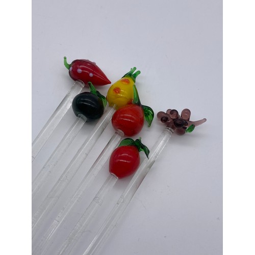 418 - SELECTION OF NOVELTY GLASS COCKTAIL STIRRERS AND STICKS