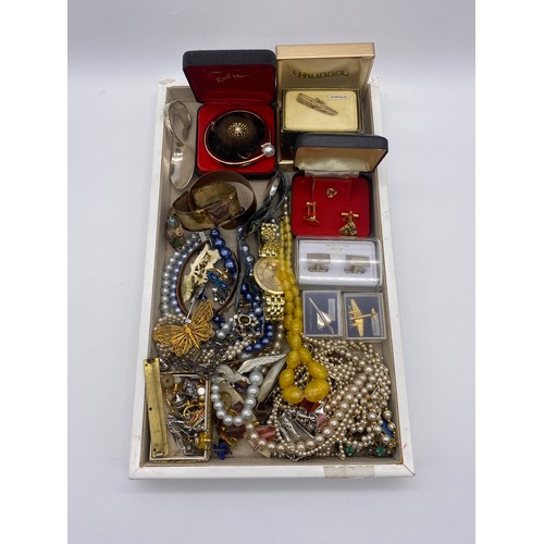 460 - SELECTION OF COSTUME JEWELLERY INC. METAL CUFF BANGLES, MINK BROOCHES, BEAD NECKLACES AND FLIGHT PIN... 