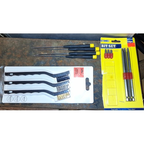 341 - SMALL CARTON OF PVC TAPE, SMALL TOOLS, SCREWDRIVERS, ROTARY TOOL KIT