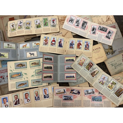 465 - SELECTION OF WD AND HO WILLS AND JOHN PLAYER CIGARETTE CARD ALBUMS PLUS LOOSE BOX OF SWAPS