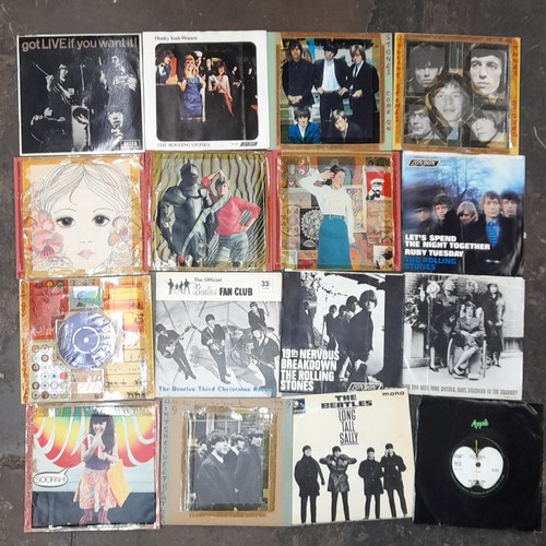 463 - SINGLES STORAGE CASE OF THE BEATLES AND ROLLING STONES 45 RPM RECORDS