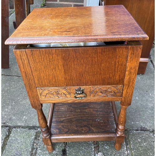 115 - OAK NEEDLEWORK BOX WITH DRAWER AND CONTENTS