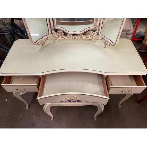 88 - CREAM AND GILT PAINTED FRENCH STYLE DRESSING TABLE AND MIRROR WITH DRESSING STOOL