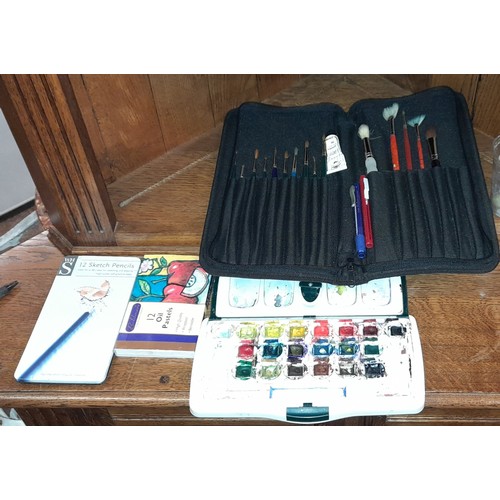 91 - PORTABLE TRAVELLING ARTISTS EASEL BOX