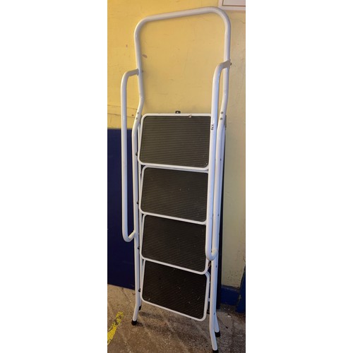 170 - GOOD PAIR OF FOUR TREAD STEP LADDERS