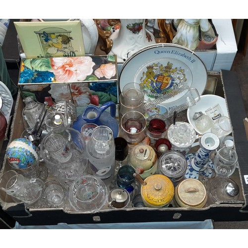 249 - CARTON OF GLASSWARES, SILVER JUBILEE PLATES