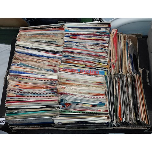 253 - GOOD BOX OF 1950S-1980S VINYL 45S VARIOUS MUSIC - BENNY GOODMAN, AND OTHERS