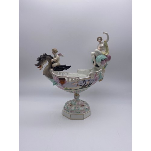 197 - DRESDEN PORCELAIN CHERUB GONDOLIER PEDESTAL VASE A/F