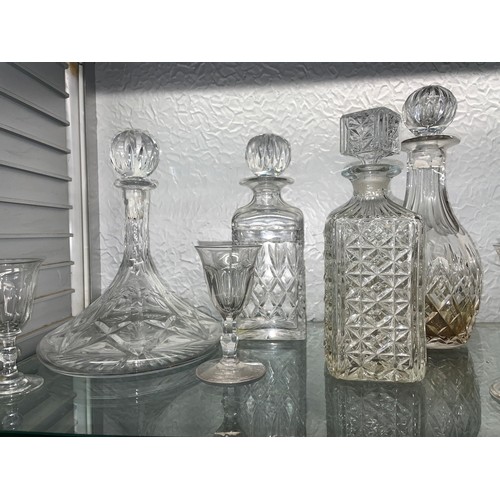 198 - SELECTION OF SHIPS AND MALLET DECANTERS