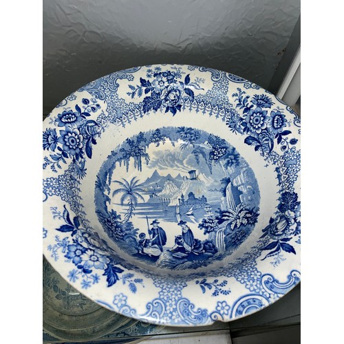 200 - MAINLY 19TH CENTURY BLUE AND WHITE TRANSFER PRINTED TUREENS AND COVERS, PLATES, AND OVAL DISHES