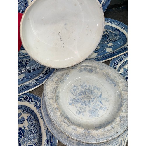 202 - QTY OF 19TH CENTURY BLUE AND WHITE TRANSFER PRINTED PLATTERS AND PLATES