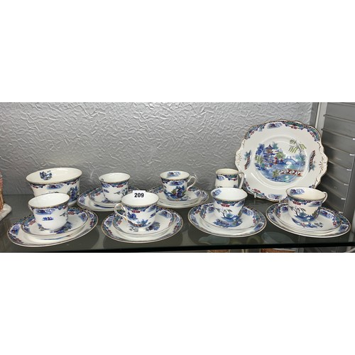 209 - 19TH CENTURY CHINESE PAGODA PATTERN TEASET A/F