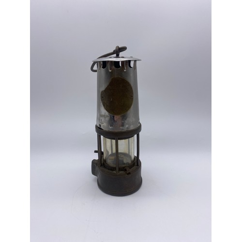 487 - EARLY 20TH CENTURY MINERS SAFETY LANTERN TYPE 6