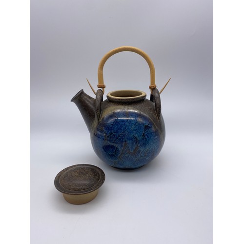 217 - SELECTION OF SEAL MARKED STUDIO POTTERY INC. LEACH, PHIL ROGERS (1951-2020), KOLONYAMA, DIANA WORTHY... 