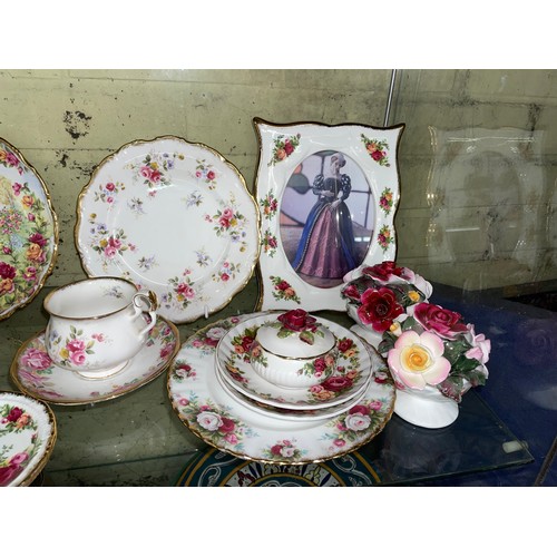 239 - ROYAL ALBERT OLD COUNTRY ROSES TABLEWARES AND PHOTO FRAME