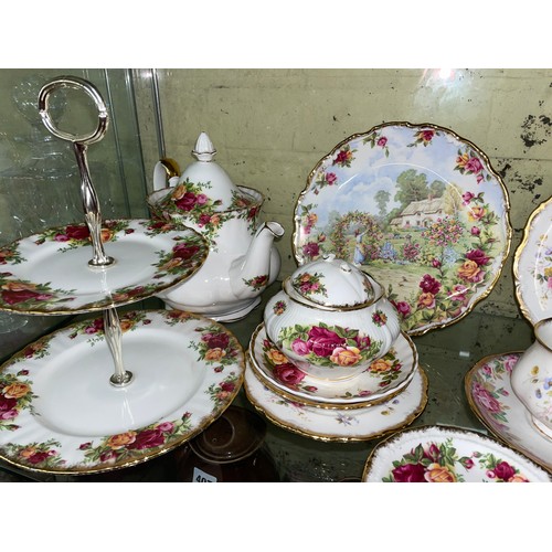 239 - ROYAL ALBERT OLD COUNTRY ROSES TABLEWARES AND PHOTO FRAME