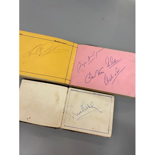 558 - AUTOGRAPH ALBUM OF 1950S/60S SPEEDWAY STARS WITH SIGNIATURES AND PHOTOGRAPHS