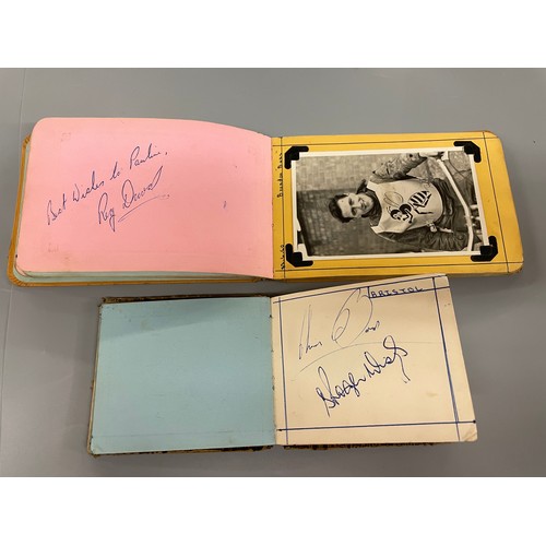 558 - AUTOGRAPH ALBUM OF 1950S/60S SPEEDWAY STARS WITH SIGNIATURES AND PHOTOGRAPHS