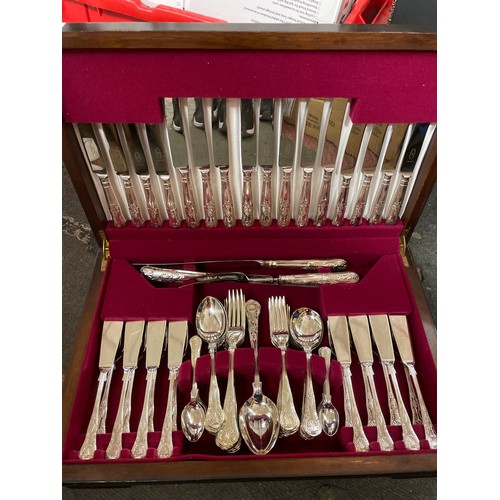 544A - CANTEEN OF CUTLERY