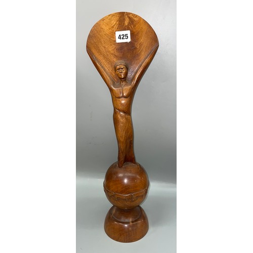 425 - INTERESTING FIGURAL MODERNIST CARVING