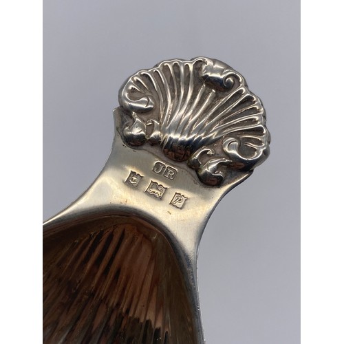 355 - BIRMINGHAM SILVER SCALLOP BOWL TEA CADDY SPOON 0.6OZ APPROX