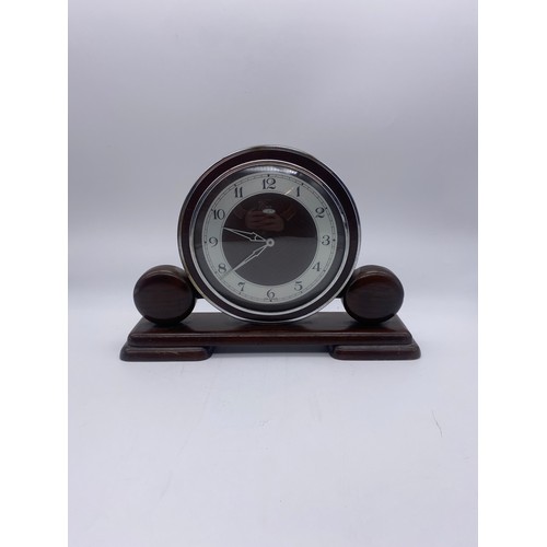 522 - VINTAGE METAMEC POST DECO MANTLE CLOCK