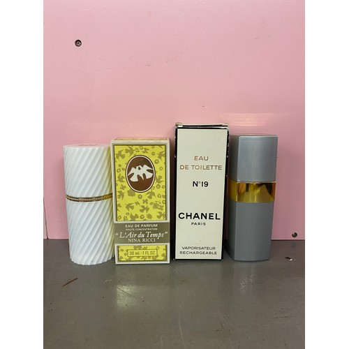 282 - SHELF OF LADIES PERFUMES AND FRAGRANCES INC. CHANEL, CHRISTIAN DIOR AND ESTEE LAUDER