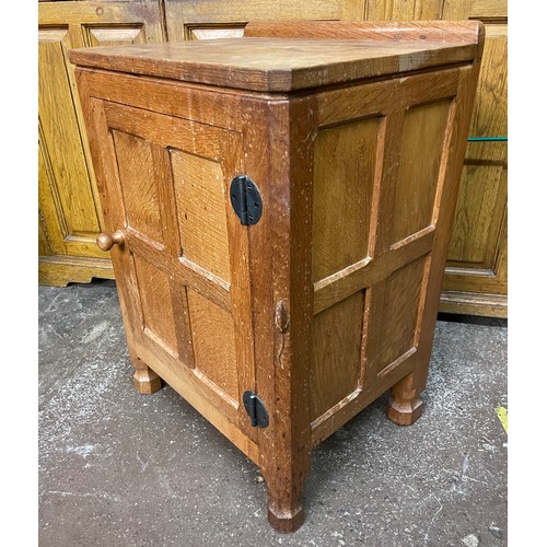 94 - ROBERT THOMPSON MOUSEMAN OAK BEDSIDE CUPBOARD