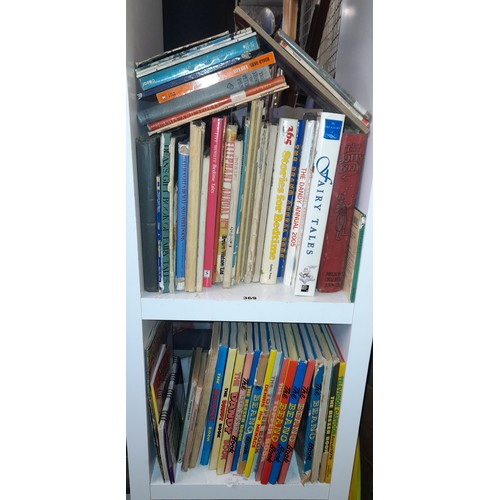 369 - TWO PIGEON HOLES OF CHILDRENS ANNUALS, THE BEANO AND OTHERS