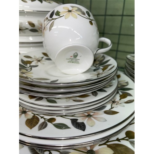 236 - WEDGWOOD BEACONSFIELD BONE CHINA TABLE SERVICE