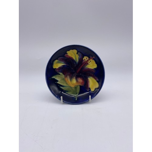 523 - MOORCROFT POTTERY HIBISCUS PIN DISH