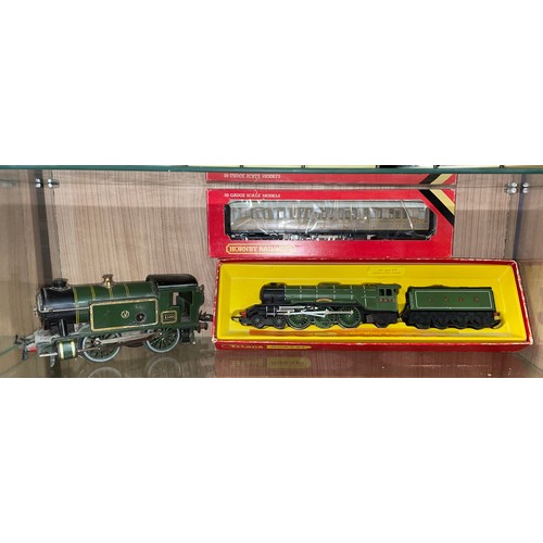 254 - HORNBY GREEN LIVERY LOCOMOTIVE STEAM ENGINE AND HORNBY TRIANG THE FLYING SCOTSMAN